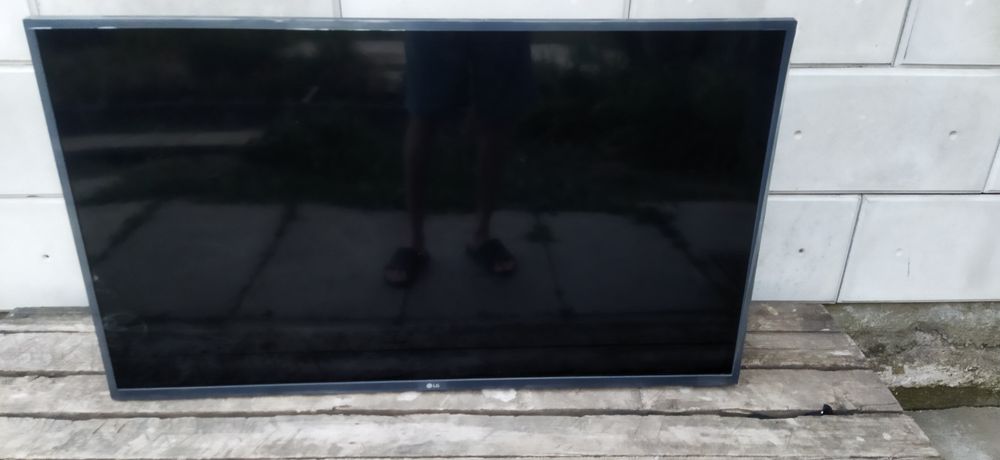 Продам телевизор LG