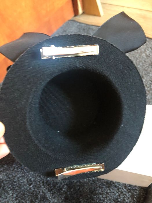 Vand accesoriu palarie agrafa 20 lei