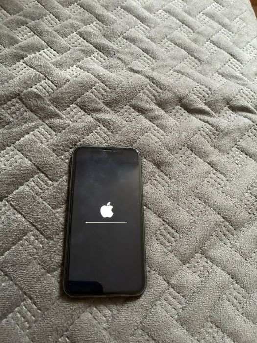 Продам Iphone 11 64