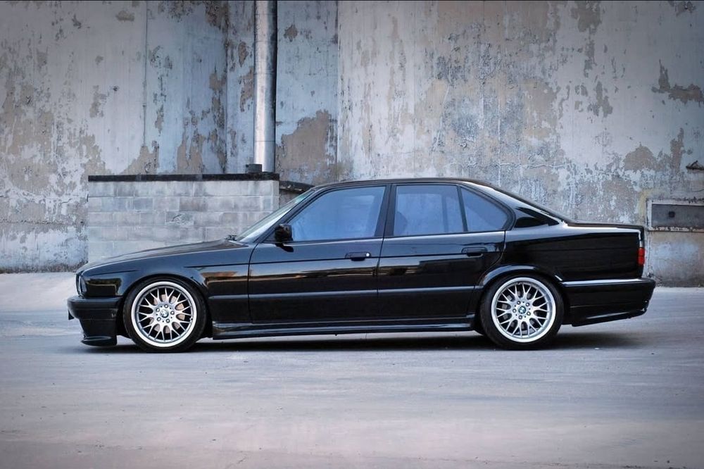 Накладки BMW E34 Zender