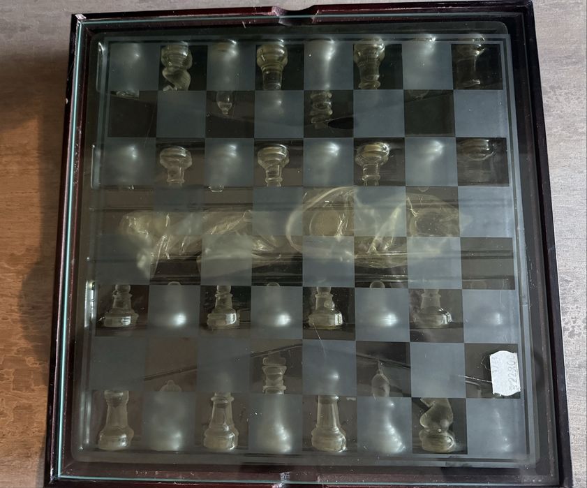 Joc de sah , din sticla
