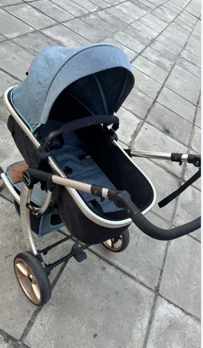 Коляска прогулочная