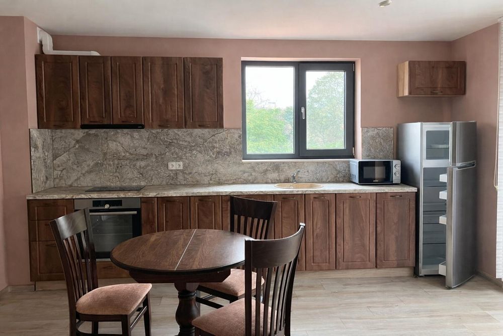 Двустаен апартамент под наем в жк. Младежки хълм