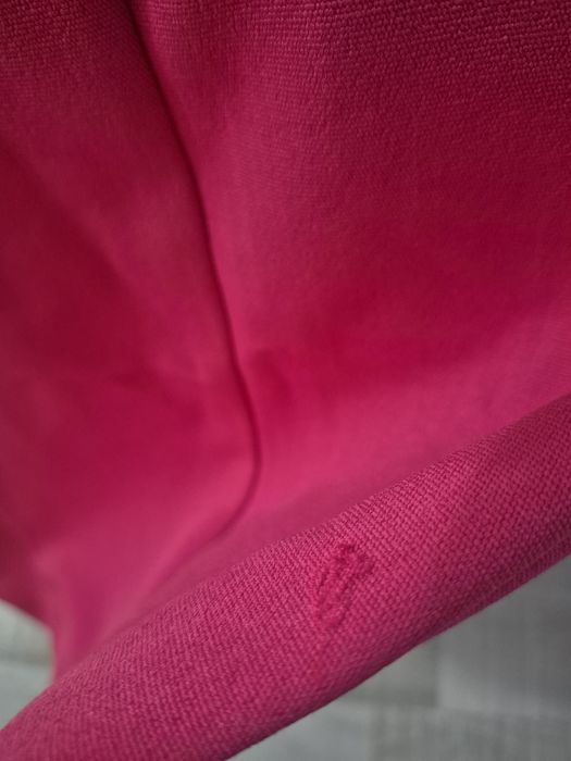 Rochie midi roz/fucsia cu decupaj – elegantă și feminină XS