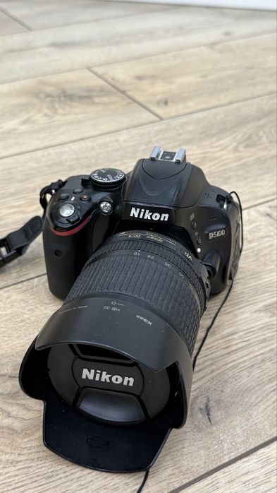 Nikon D5100 + объектив 18–105 мм