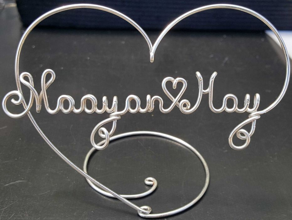 Колиета, гривни и ключодържатели с ръчно изработени имена