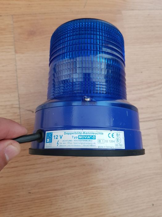 Girofar MOVIA, cu magnet culoare albastru și oglinda dr. VW Jetta 2017