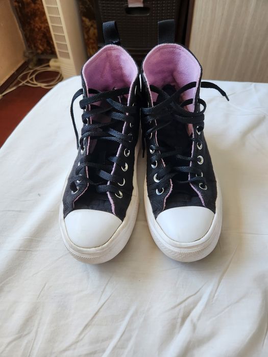 Adidasi gheata dama Converse nr 38