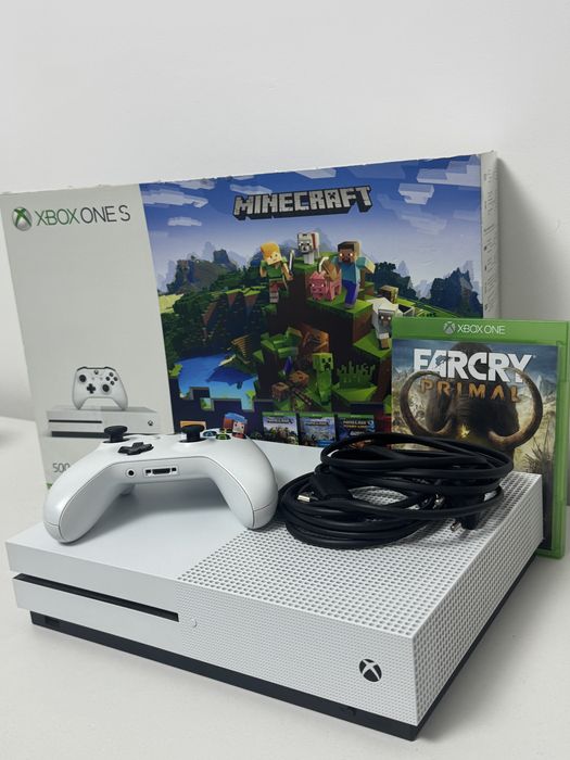Vând Xbox One S 1TB , în stare foarte bună de funcționare .