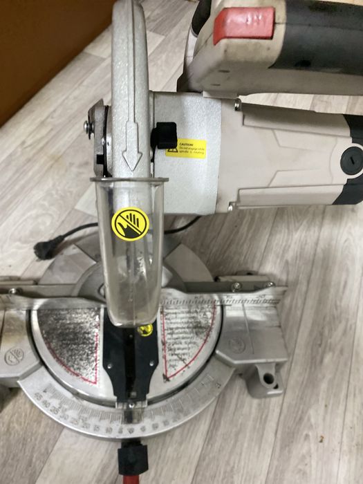 Пила торцовочная CROWN CT15208 торцовка