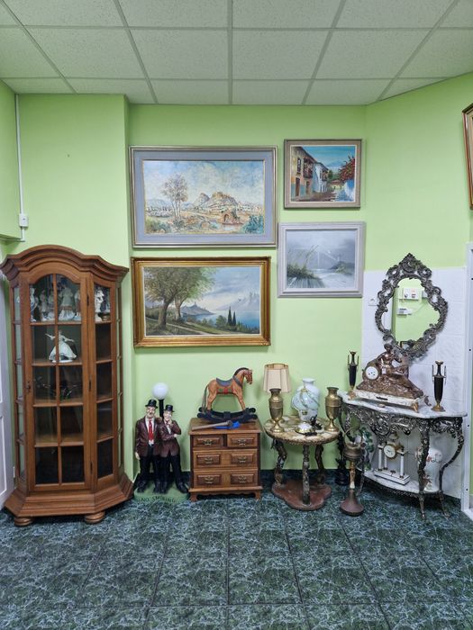 Чифт красиви антикварни френски бронзови свещници