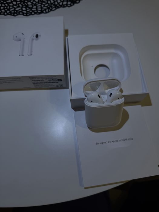 iphone 14 pro gold + airpods generatia 2