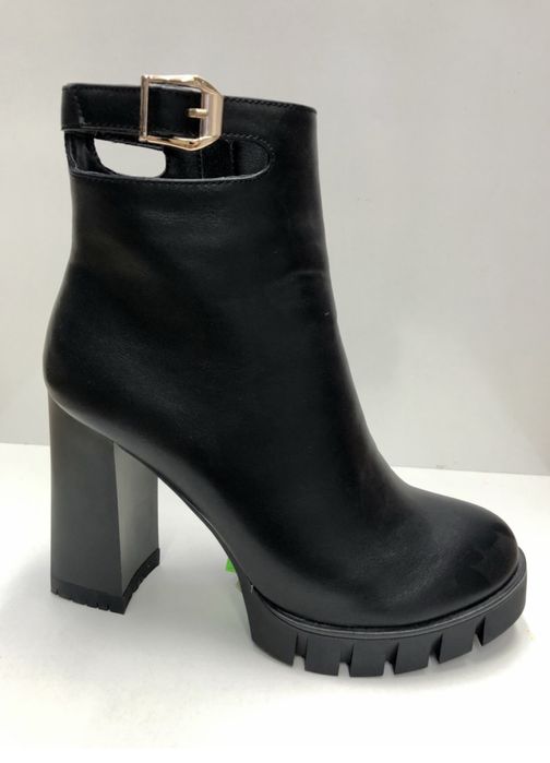 Продам ботильоны 35 размера