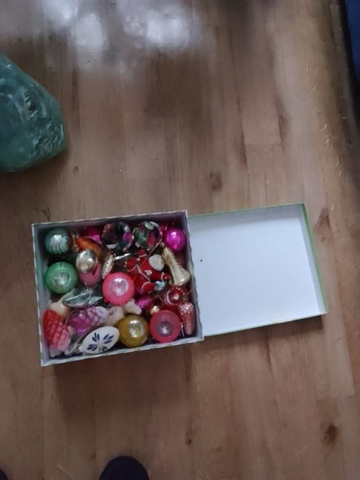 Елка с игрушками