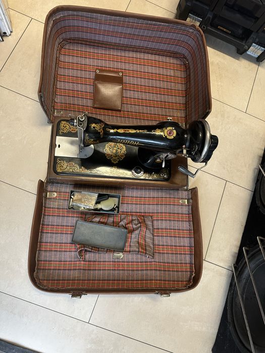 Стара Руска Шевна Машина “Union”