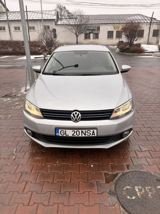 VW Jetta 2011 – benzină, cutie automată, îngrijită