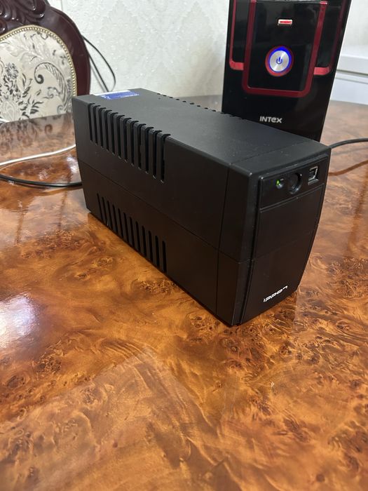 Бесперебойник Ippon