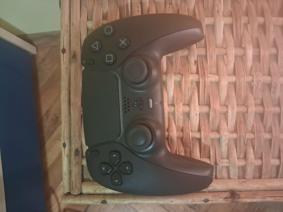 Продавам Playstation 5