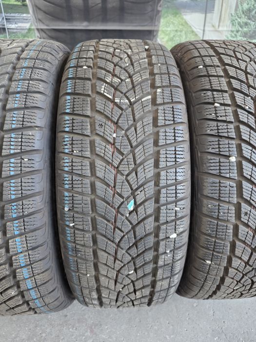 225/55/18 Goodyear 4бр
