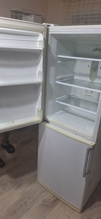 Холодильник вместе с морозилкой LG