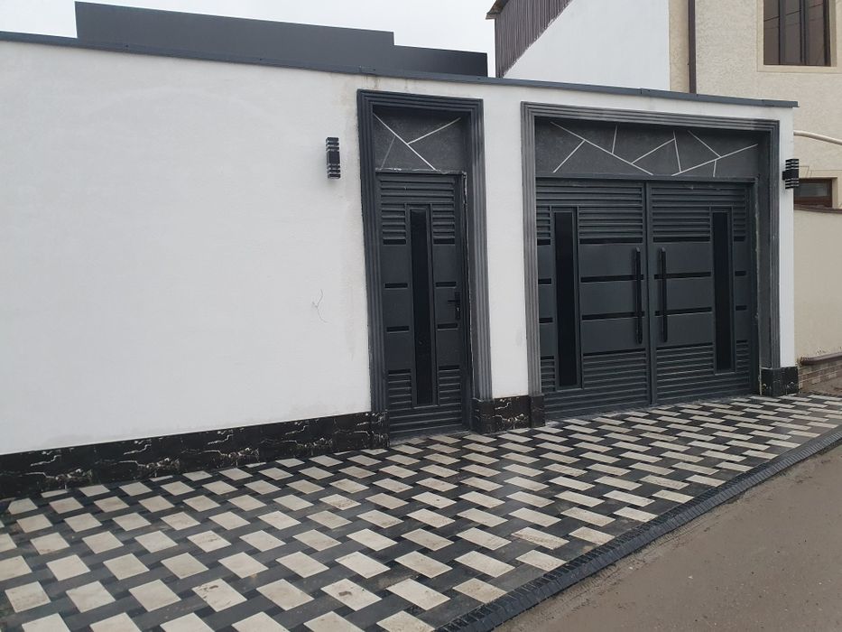 Своя Продаются новый хай-тек дом Мирабадский района.