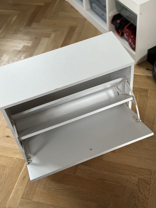 Бял шкаф за обувки портманто