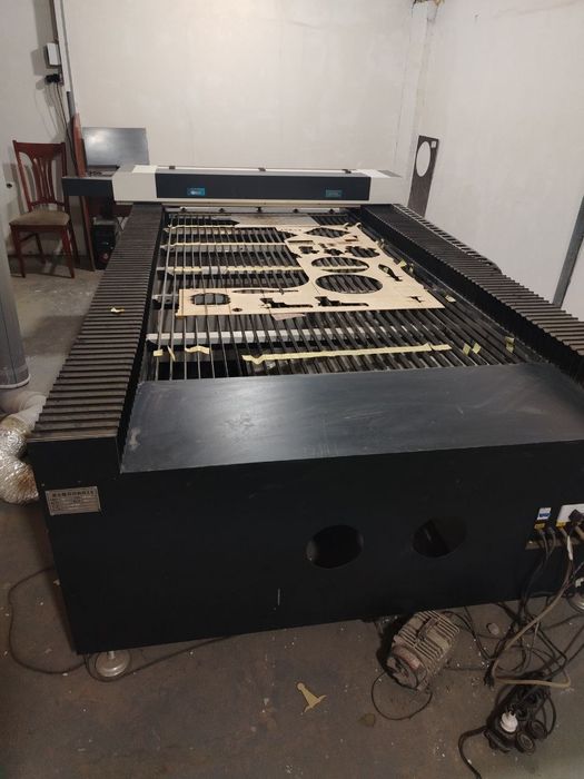 Лазерный станок СО2