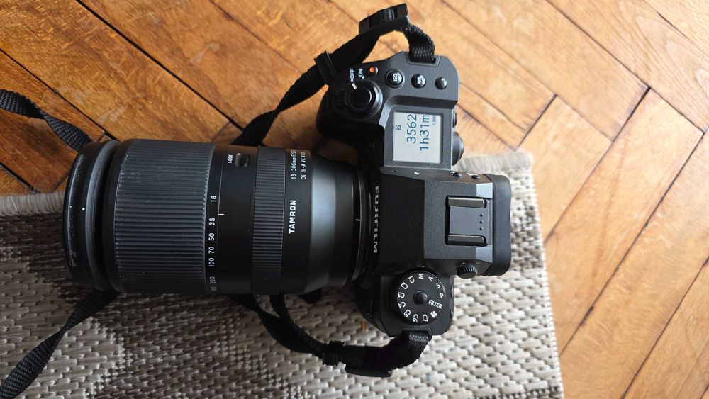 Фотоапарат Fujifilm X-H2-гаранция до 20.1.2027 с обектив Tamron 18-300