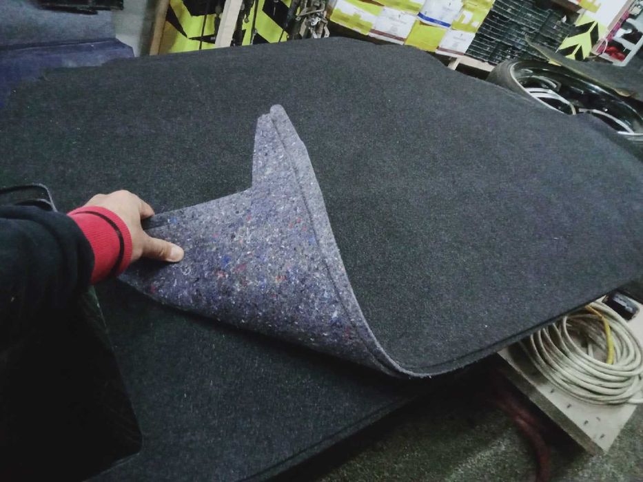 Продам оригинальный коврик багажника от Toyota Camry 40 45