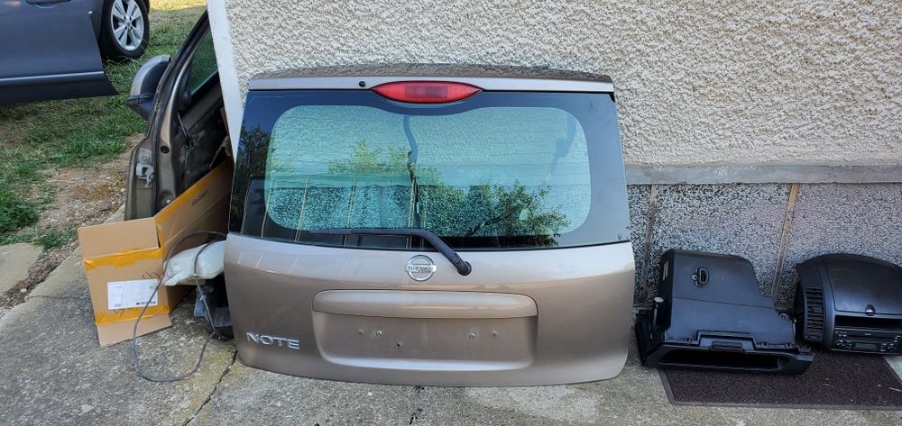Нисан Ноте на части