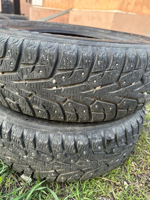 Шины зимние. 185/60R15. YOKOHAMA. В хорошем состоянии. 2 штуки.