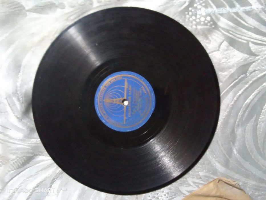 Патефонные и виниловые пластинки