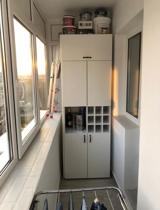 Închiriez apartament cu 2 camere (făcute  3), în zona Camerei de Comerț