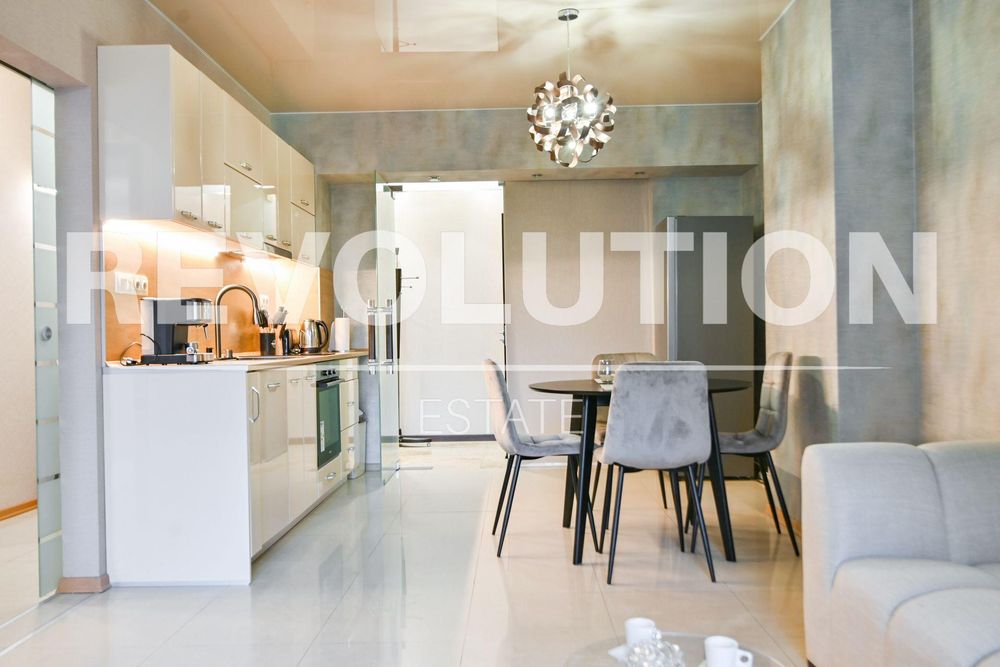 Дава се под наем Двустаен апартамент в София, Хладилника - 65 кв.м за 920 € - Снимка #4