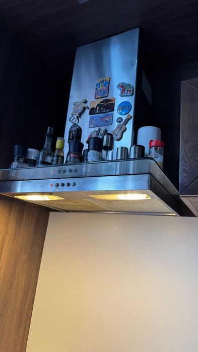 Кухненско обзавеждане с вградени уреди