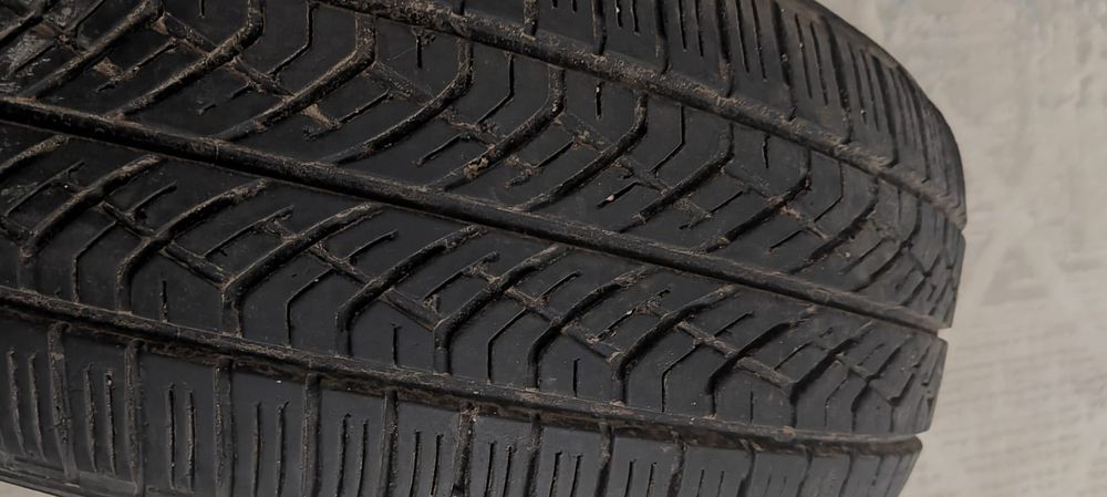 Продам летние шины Yokohama