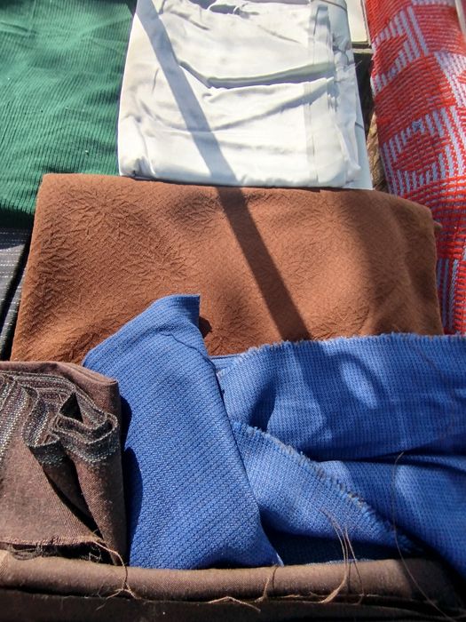 Материал и нитки