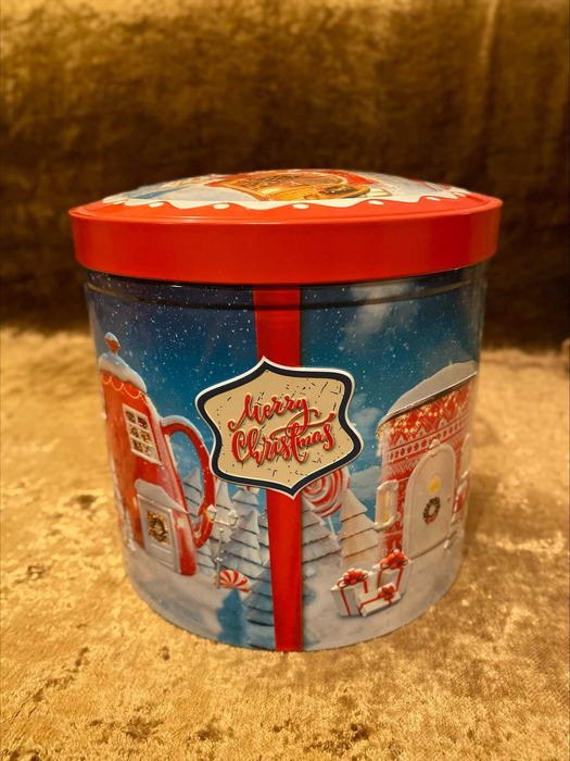 Коледна кутия --метална