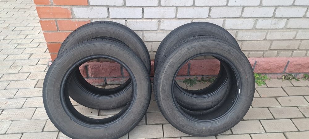 Продам шины пр.Китай R17 215/60