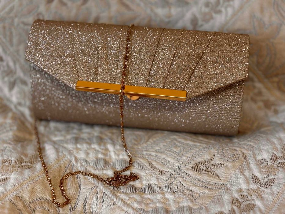 Дамска златна елегантна чанта