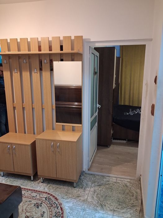 Închiriez apartament 2 camere decomandat