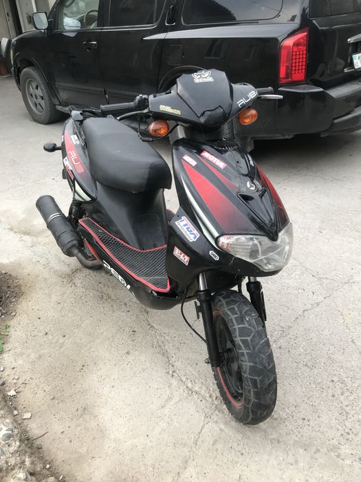 Продам скутер RU8