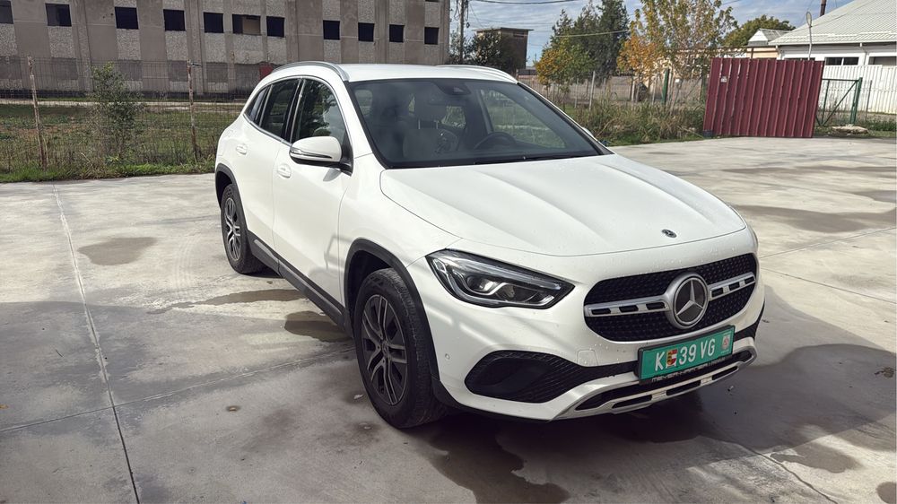 MERCEDES-BENZ GLA
