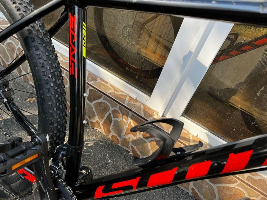 Vând bicicleta mountinbike Scott cu roti 29
