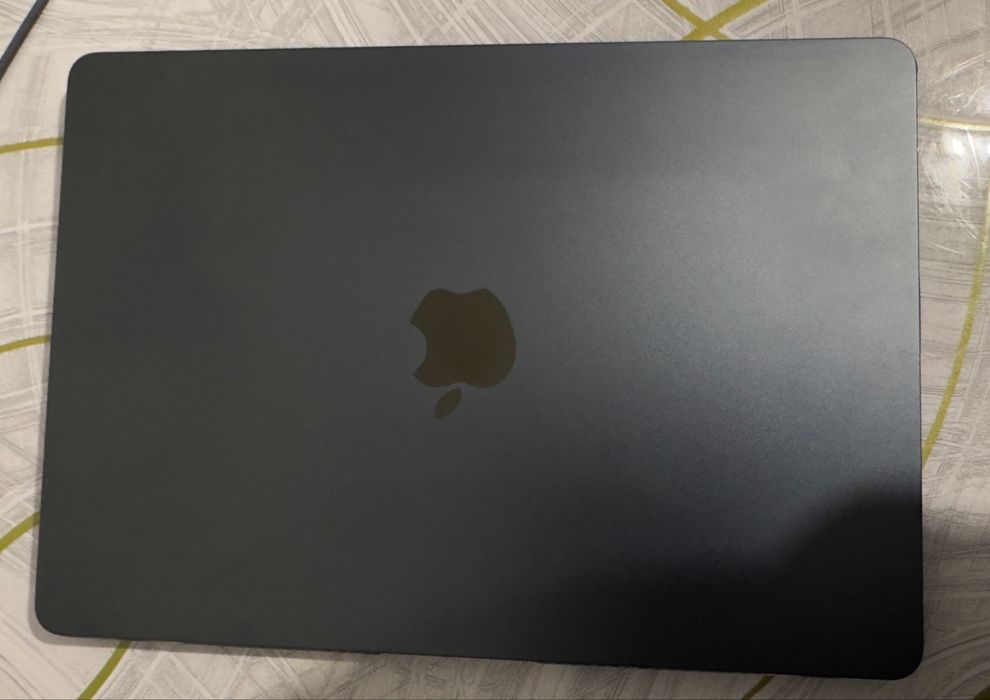Продам Macbook Air 13