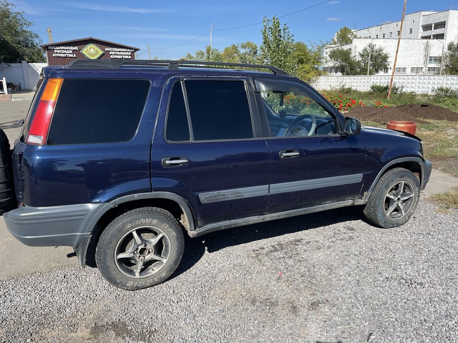 Продам отличный семейный автомобиль