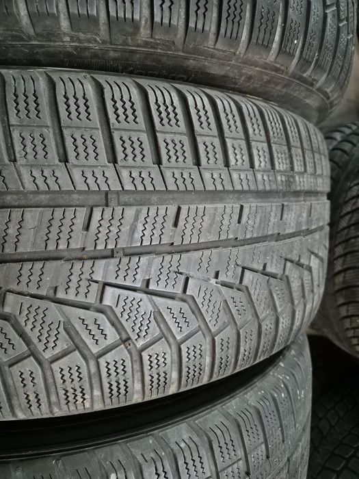 4 anvelope iarna Hankook 235 55 17