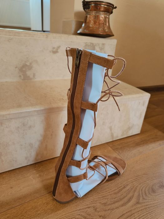 Високи сандали Tamaris