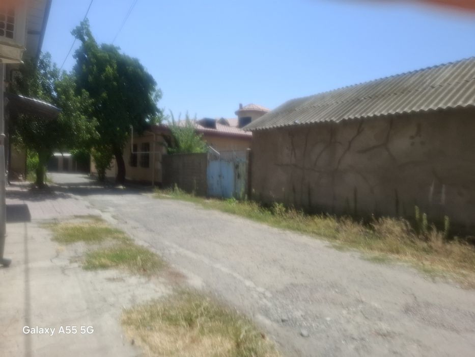 Учкахрамонда ховли сотилади
