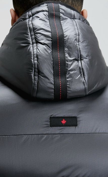 Superdry, Zavetti Canada